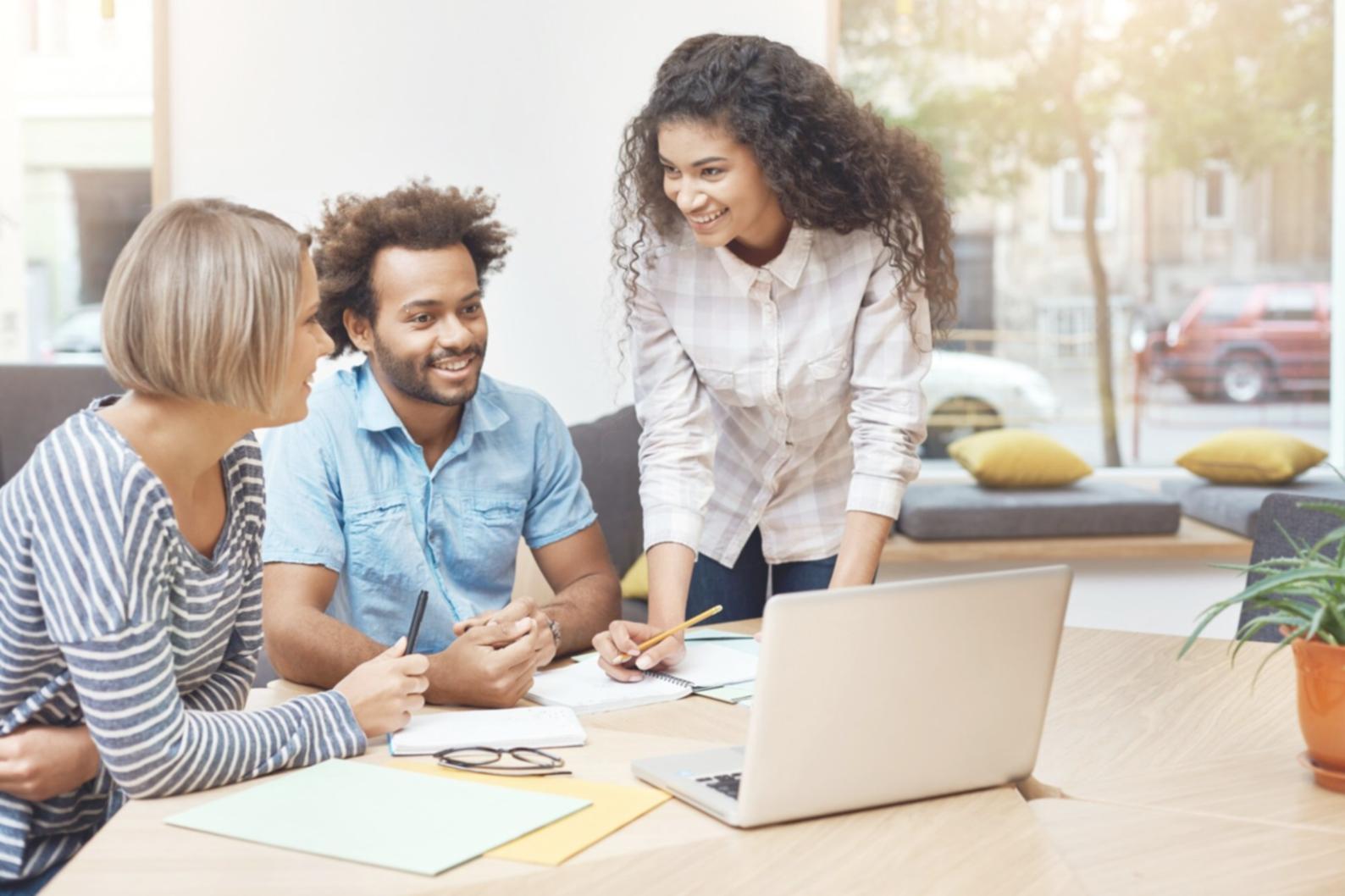 Consultoria financeira personalizada em ambiente profissional